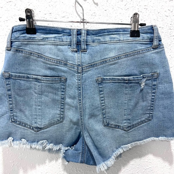 Refuge Blue destroyed / distressed high waist jean Shorts 8 - Picture 4 of 7
